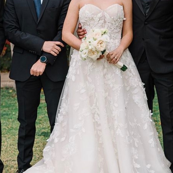 Casablanca Wedding Dress - Picture 3 of 4